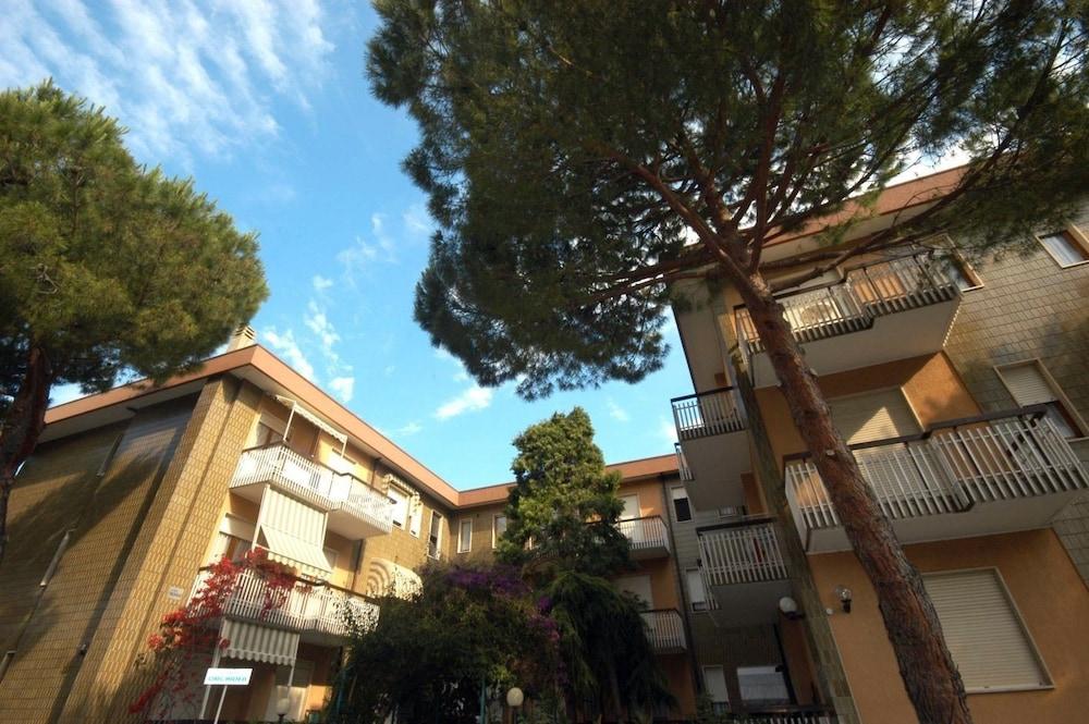Residence Orchidea Diano Marina Exteriör bild